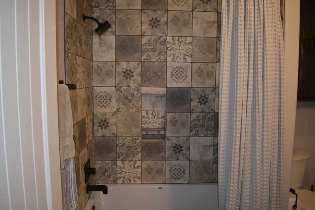 bathroom gallery 161 | Color Interiors Design Center